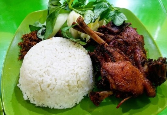 Lalapan Nasi Ayam Goreng Persipro