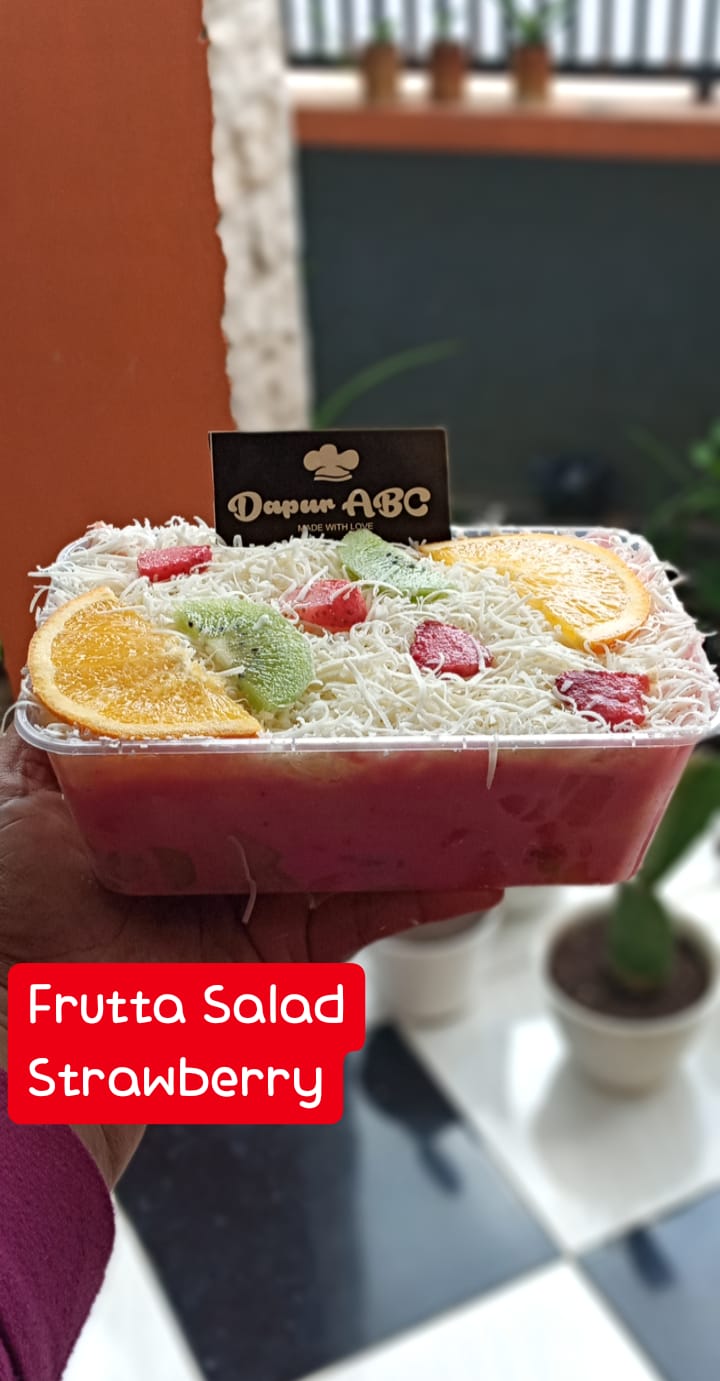 Salad Buah Frutta Strawberry Ukuran 750 Ml