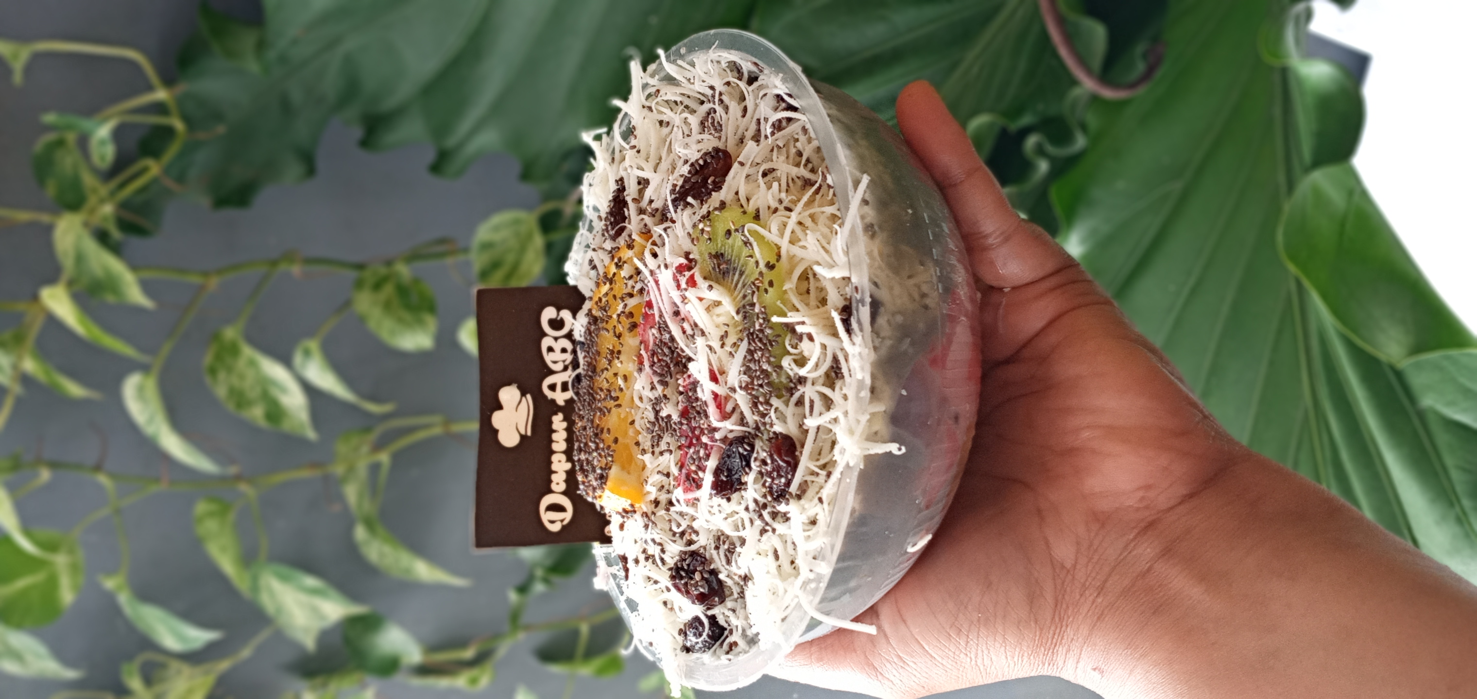 Salad Buah Charcoal Ukuran 625 Ml