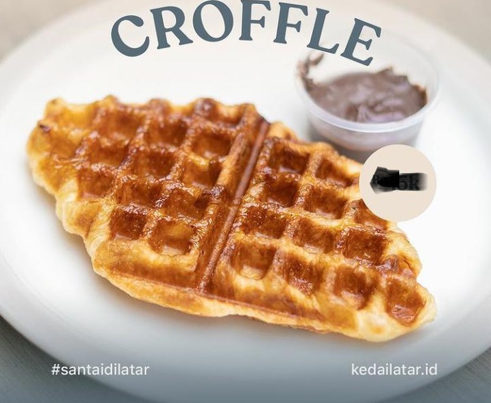 Cinnamon Croffle Latar Isi 1