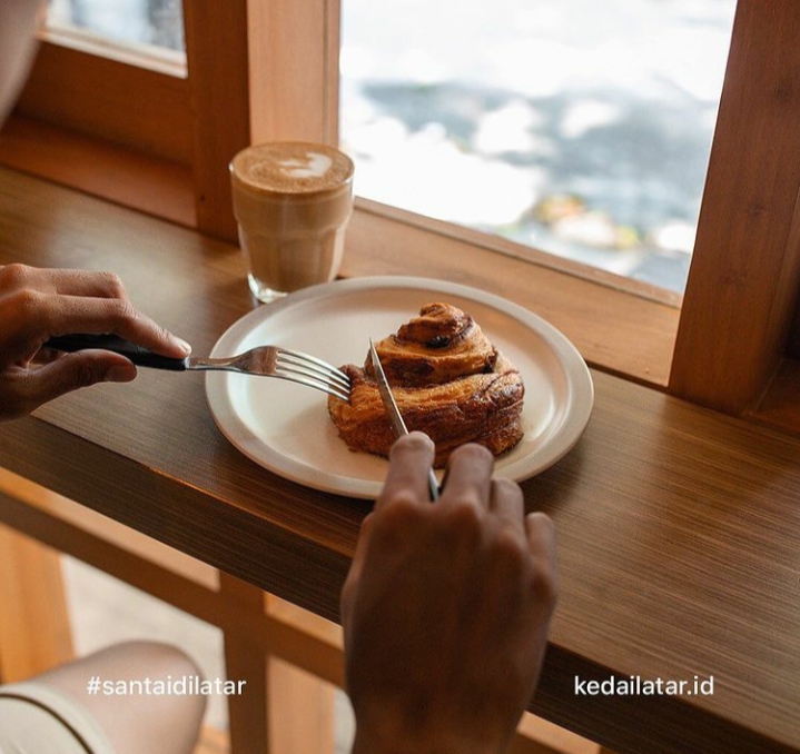 Cinnamon Roll Latar