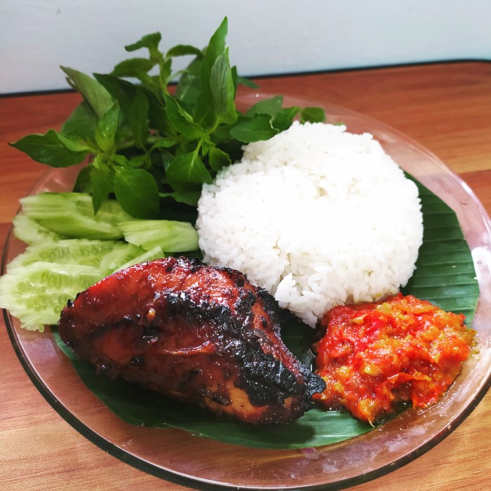 Lalapan Ayam Bakar
