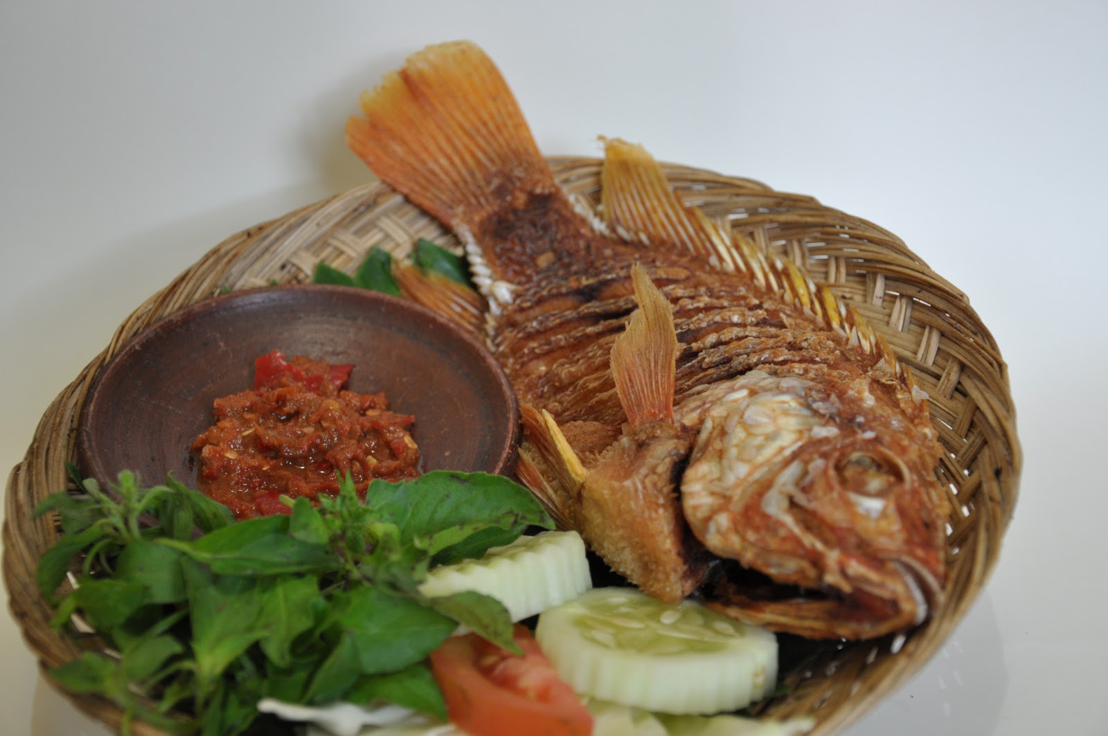 Lalapan Ikan Kakap Goreng Tanpa Nasi Persipro