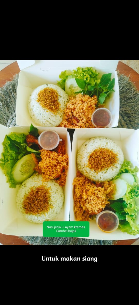 Nasi jeruk + Ayam goreng rempah + sambel bawang