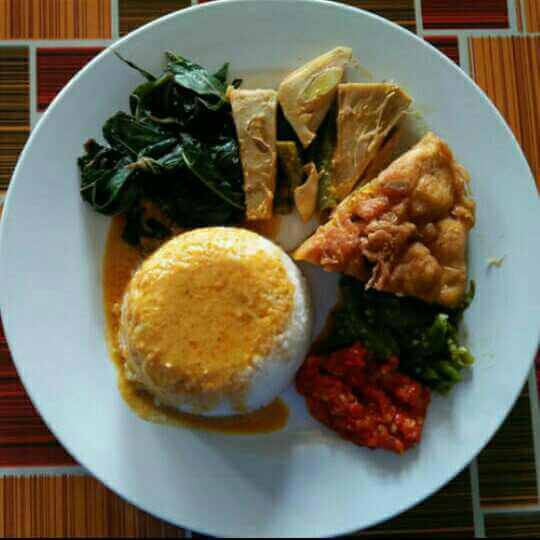 Nasi Telur Dadar dan Sayur Cahaya Minang 2