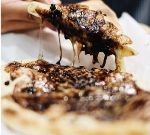 Pizza Calzone Choco Cheese