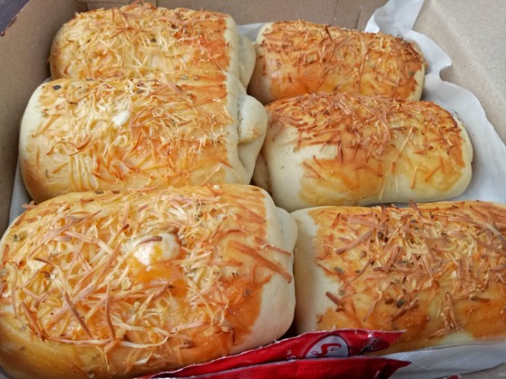 Pizza Rolls Cheesy