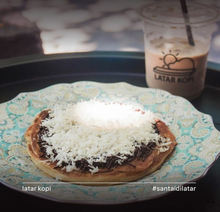 Roti Maryam Coklat Keju Latar