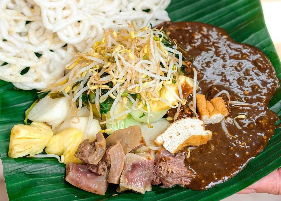 Rujak Cingur + Buah