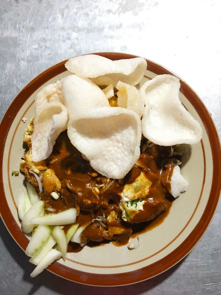 Tahu Tek Telur Sumber Taman